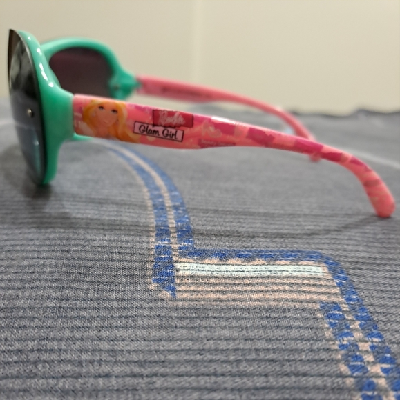 Barbie ORIGINAL STORE Merchandise Rimless Sunglasses - Picture 4 of 6